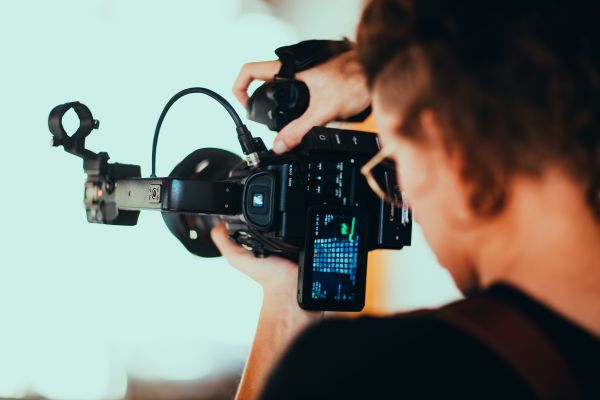 Vidéaste à Nice : votre guide pour capturer l'essentiel