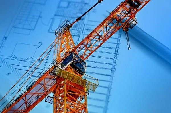 Quels sont les engins de levage indispensables sur un chantier ?