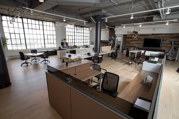Investir dans un mobilier de bureau à Lyon : une bonne idée ?