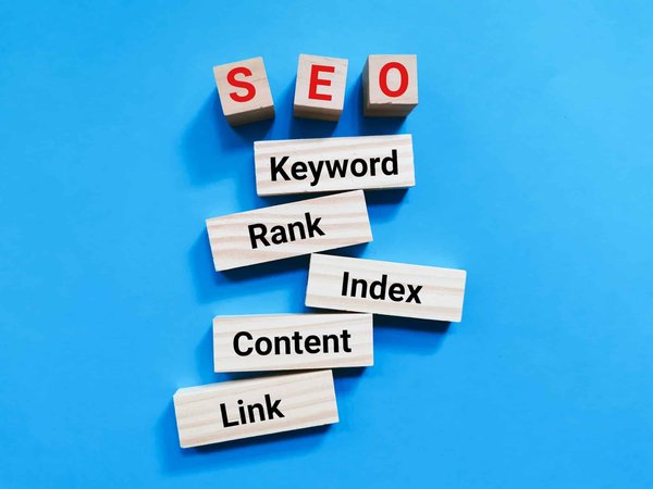 Consultant SEO Arras : quelle méthode de travail il applique ?
